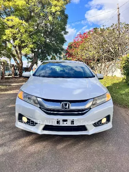 Honda Grace 2015