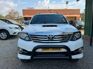 Toyota Fortuner 2012