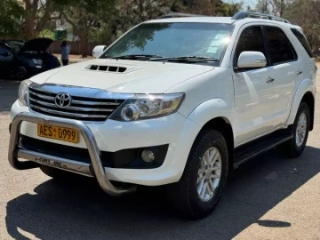 Toyota Fortuner 2014