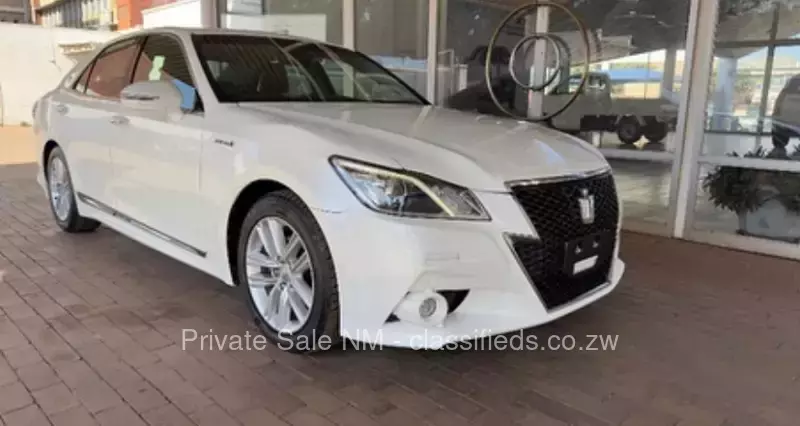 Toyota Crown 2014