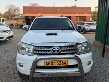 Toyota Fortuner 2010