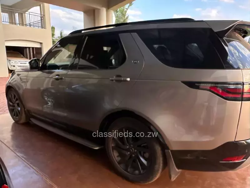 Land Rover Discovery 2021