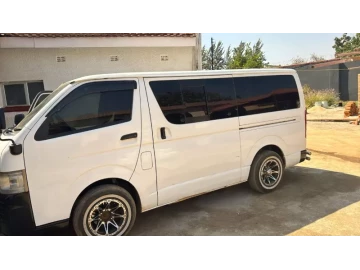 Toyota Hiace 2012