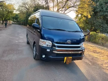 Toyota Hiace 2015