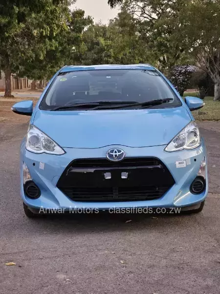 Toyota Aqua 2015