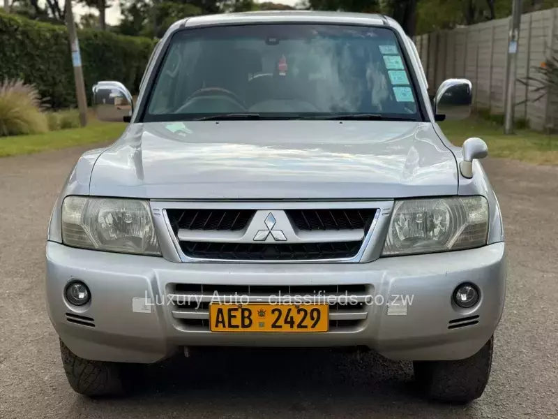 Mitsubishi Pajero 2005