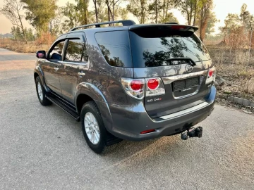 Toyota Fortuner 2015