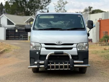 Toyota Hiace 2015