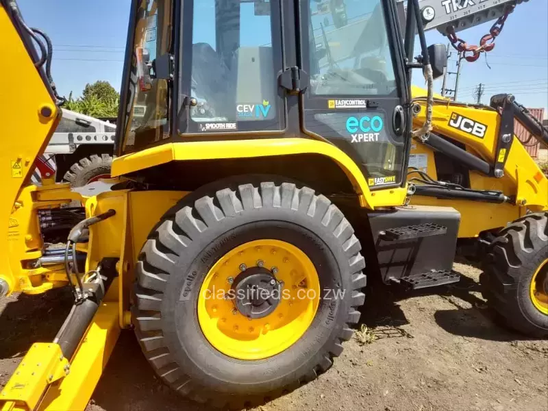 Jcb 4DX 2023