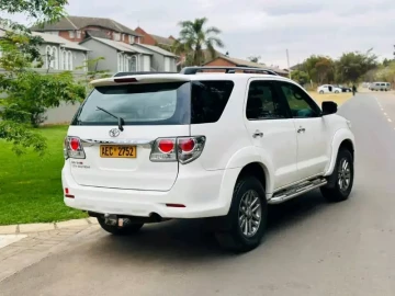 Toyota Fortuner 2014