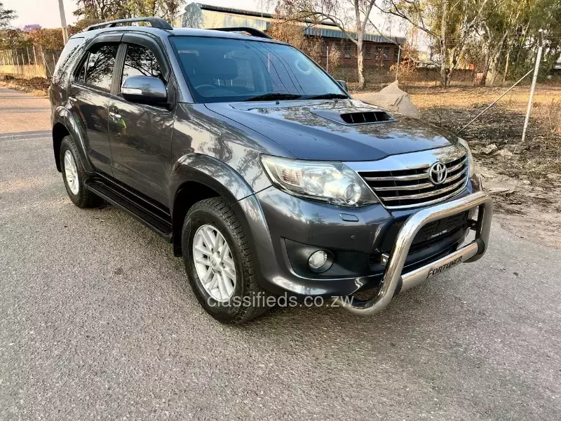 Toyota Fortuner 2014