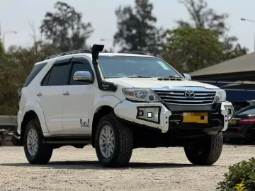 Toyota Fortuner 2013