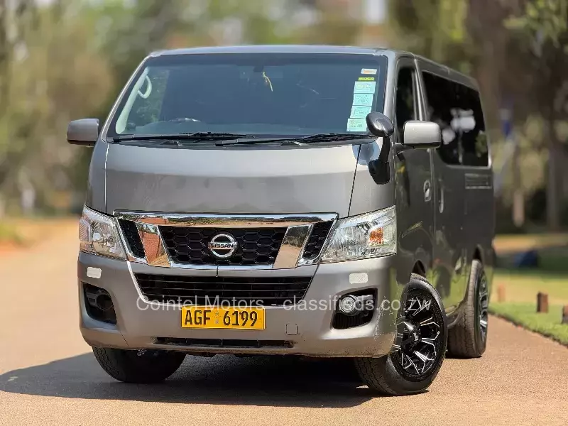 Nissan NV350 2015