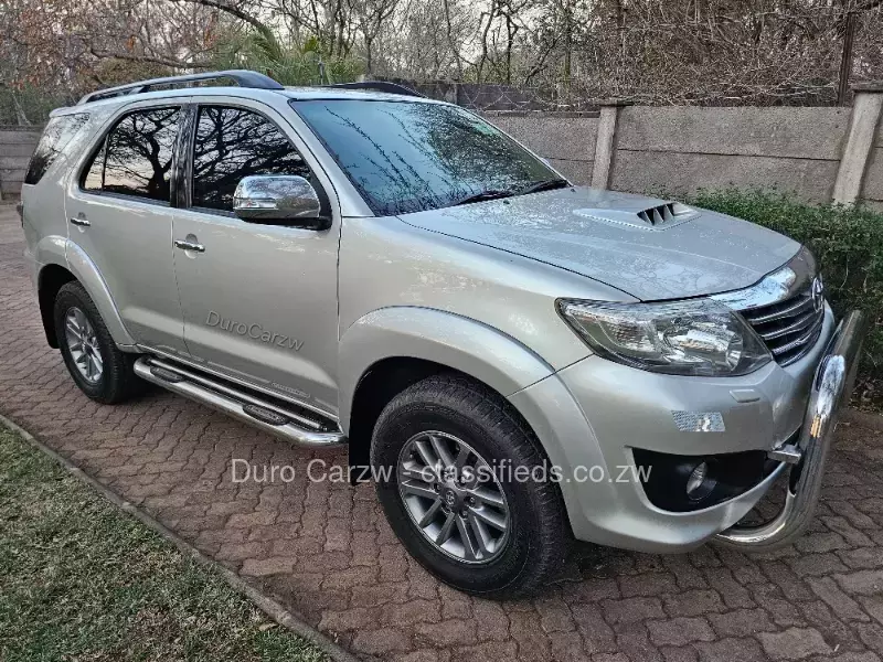 Toyota Fortuner 2013