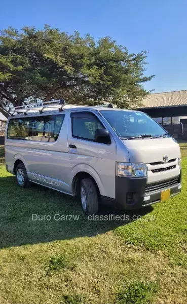 Toyota Hiace 2015