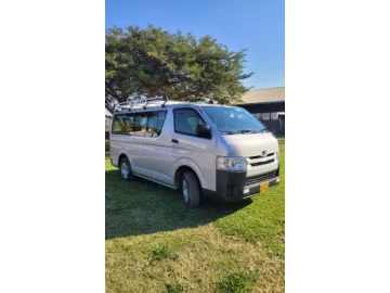 Toyota Hiace 2015