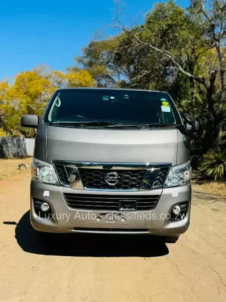 Nissan NV350 2015