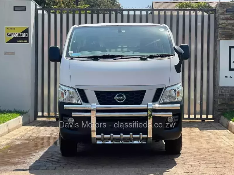 Nissan NV350 2015