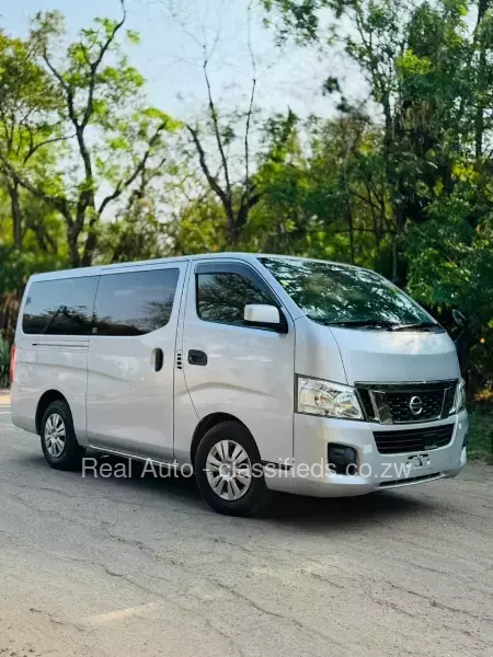 Nissan NV350 2015