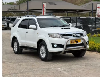 Toyota Fortuner 2013