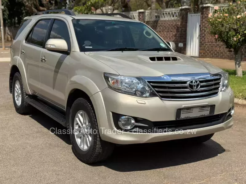 Toyota Fortuner 2015