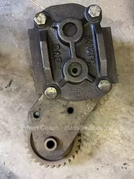 Daf 825 Oil pump