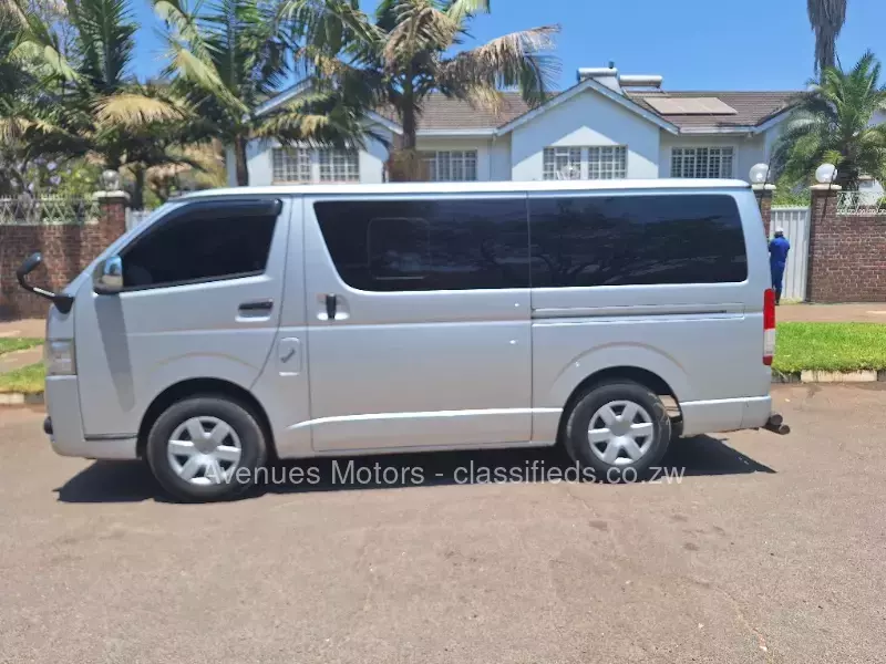 Toyota Hiace 2014