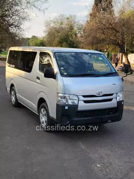 Toyota Hiace 2015