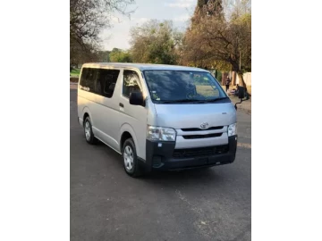 Toyota Hiace 2015