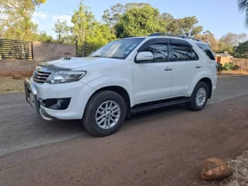 Toyota Fortuner 2013