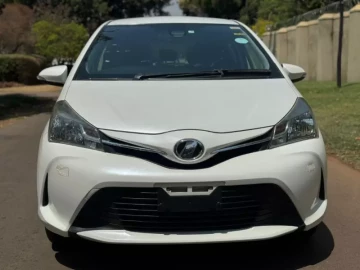 Toyota Vitz 2015