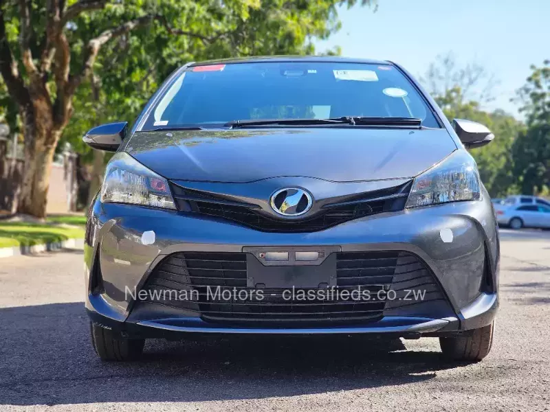 Toyota Vitz 2015