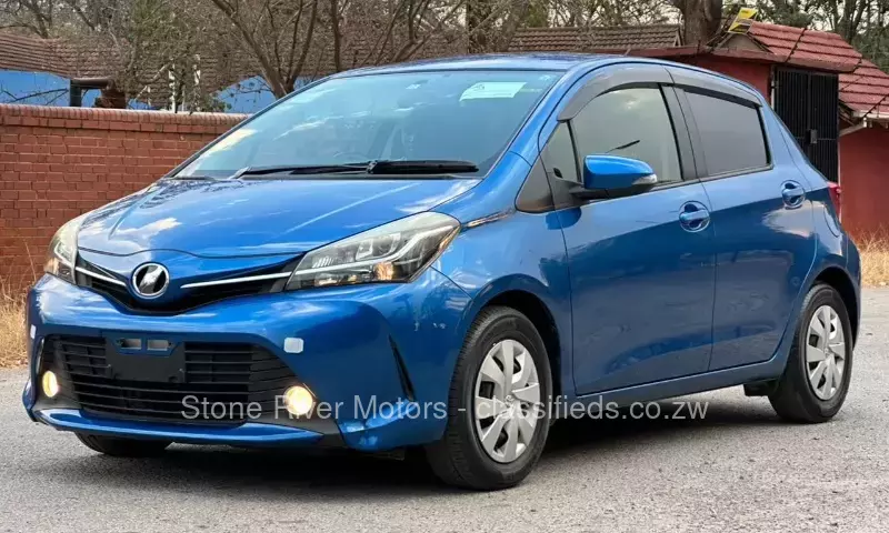 Toyota Vitz 2015