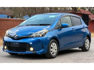 Toyota Vitz 2015