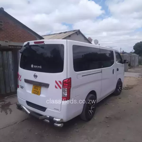 Nissan NV350 2016