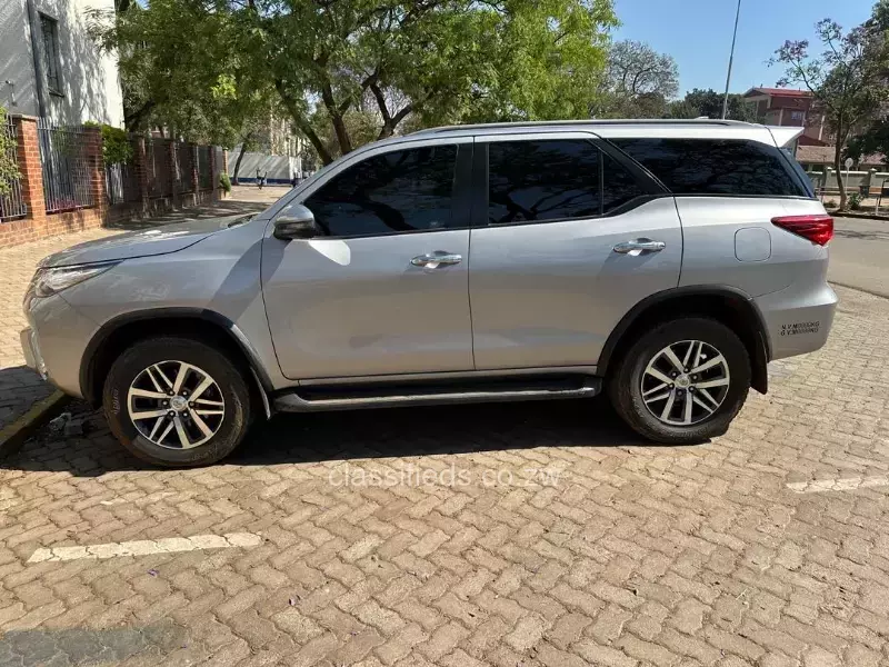 Toyota Fortuner 2020