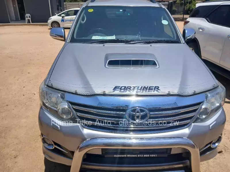 Toyota Fortuner 2015