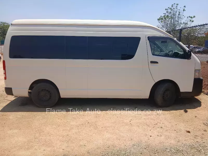 Toyota Hiace 2014