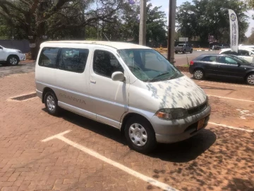 Toyota Granvia 2009