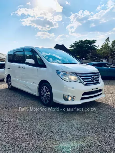 Nissan Serena 2015