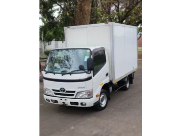 Toyota Dyna 2015