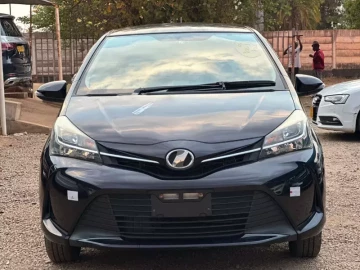 Toyota Vitz 2015