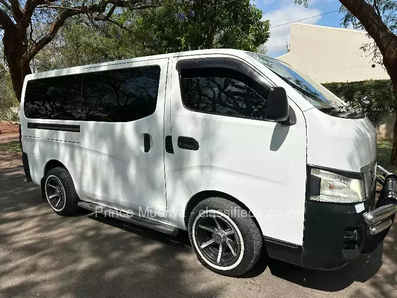 Nissan NV350 2013