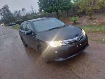 Toyota Fielder 2015