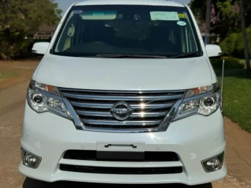 Nissan Serena 2015