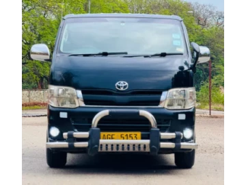 Toyota Regius 2015