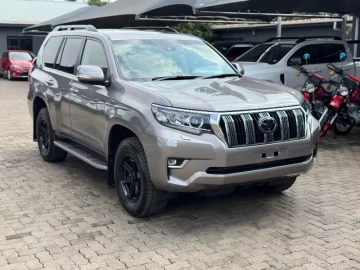 Toyota Prado 2023