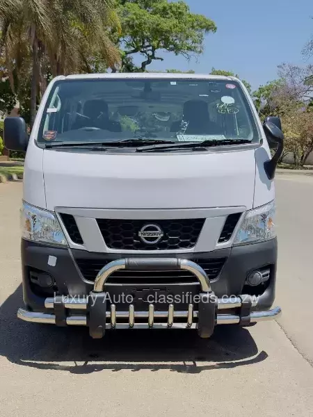 Nissan NV350 2015