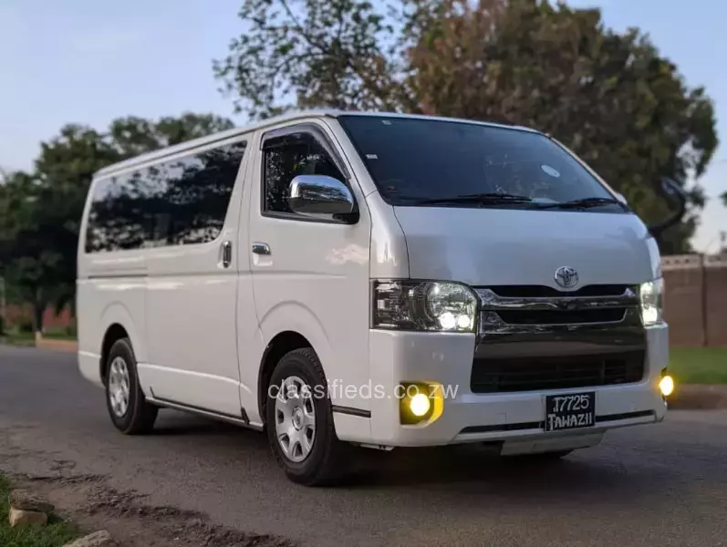 Toyota Regius 2016