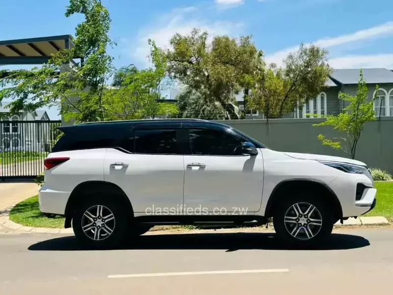 Toyota Fortuner 2021